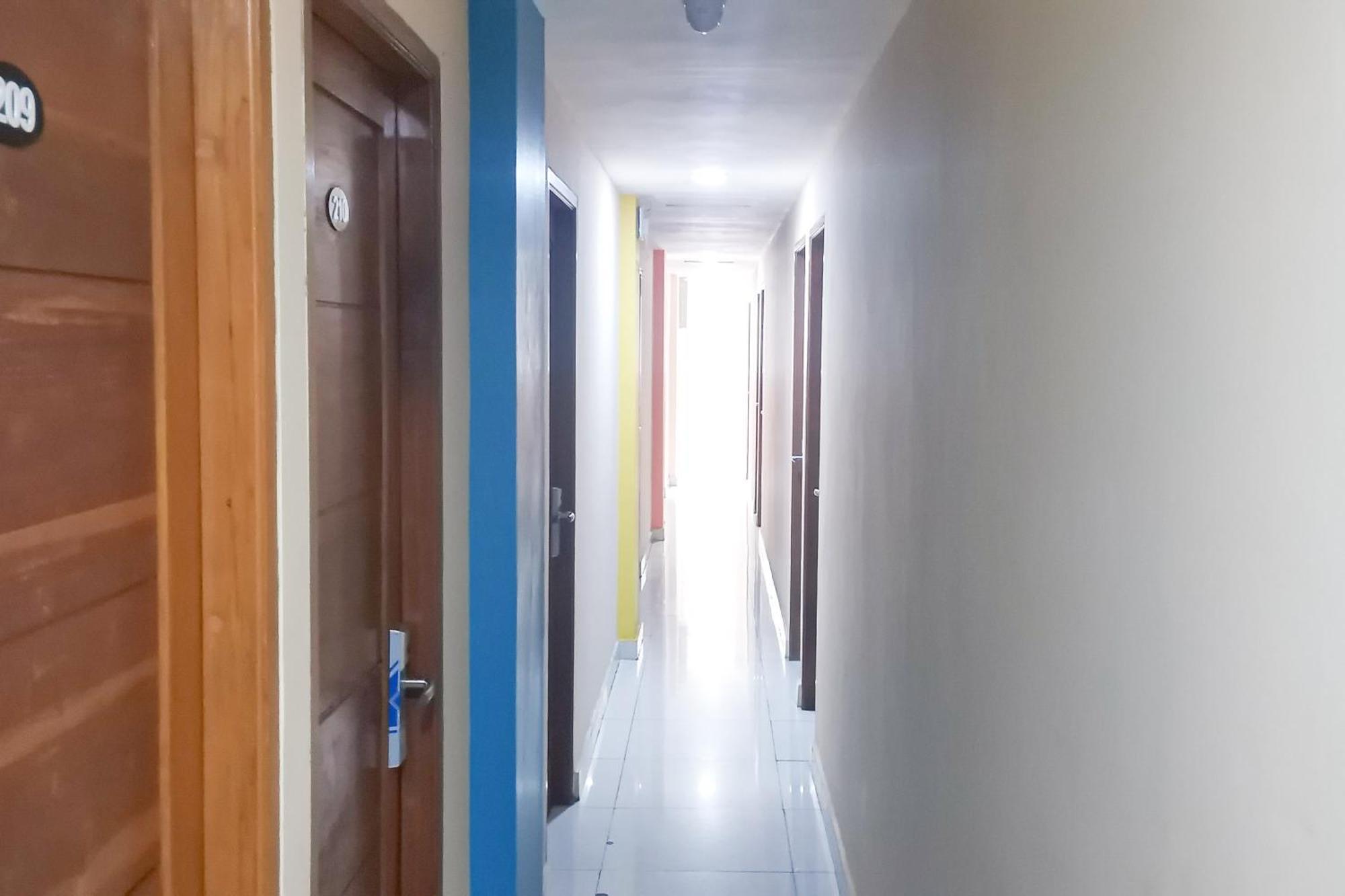 ג'קרטה Tng Hotel Redpartner מראה חיצוני תמונה